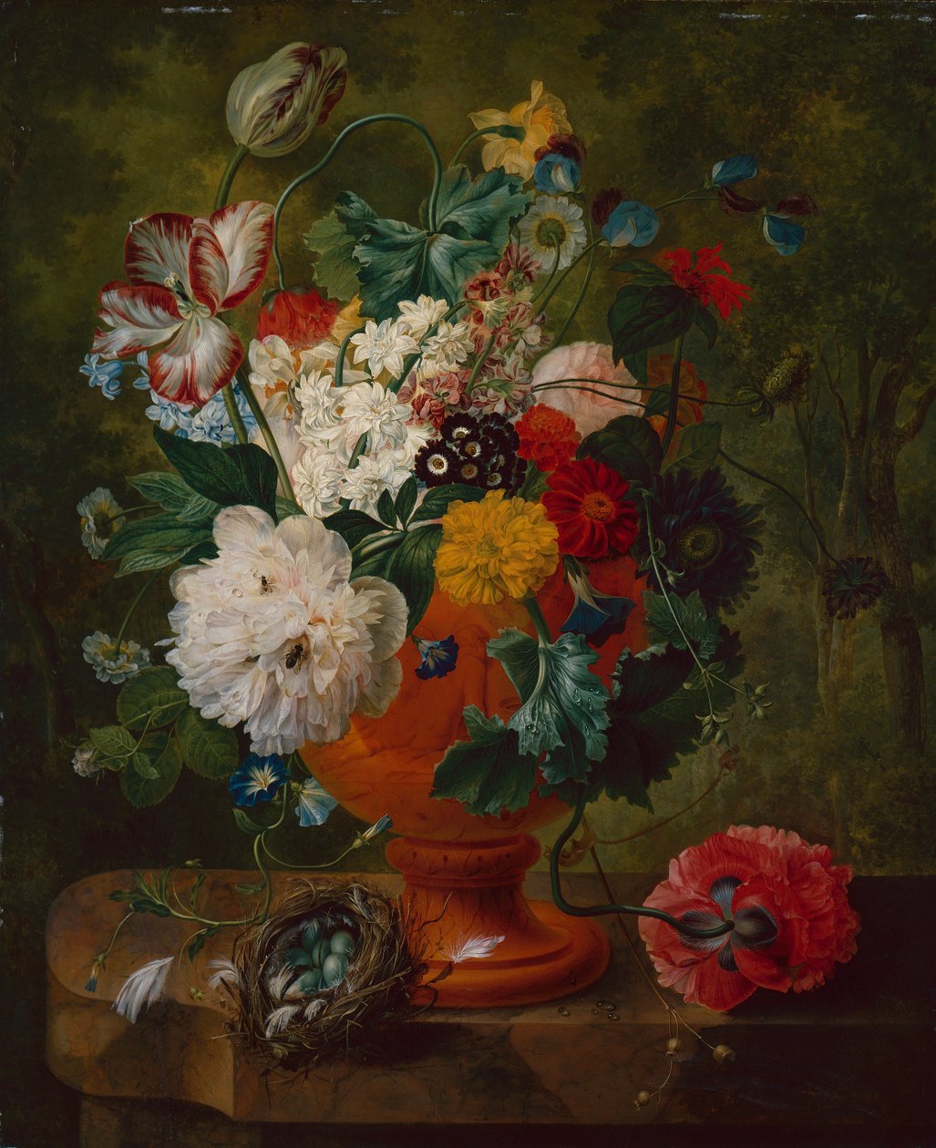 Flores de verano en una urna con un nido de pájaros en un borde de mármol de Gerard van Spaendonck