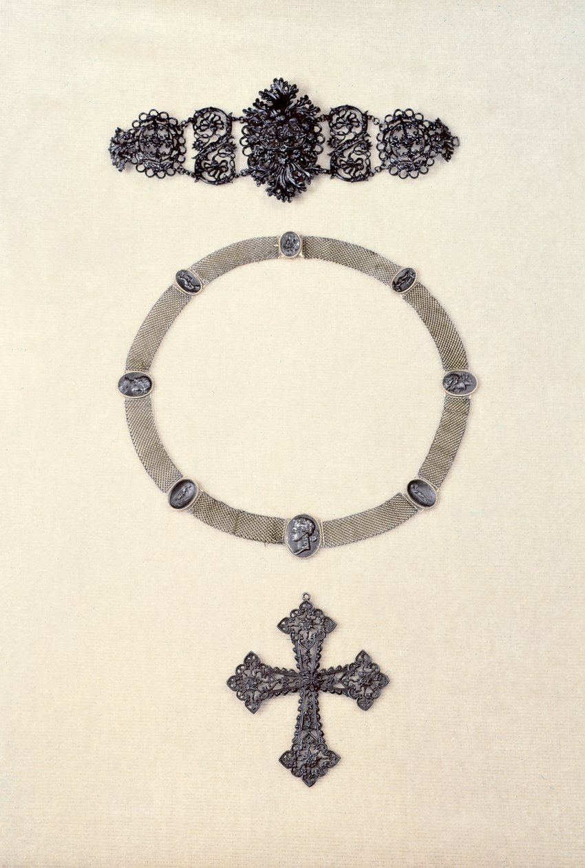 Joyería de Berlín; Collar de camafeos de hierro de German School
