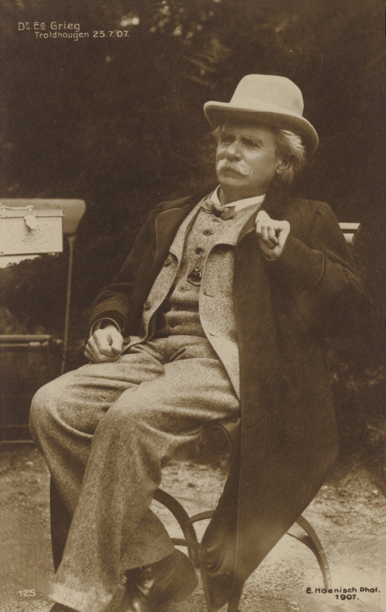 Edvard Grieg en Troldhaugen el 25 de julio de 1907 (foto b/n) de German Photographer