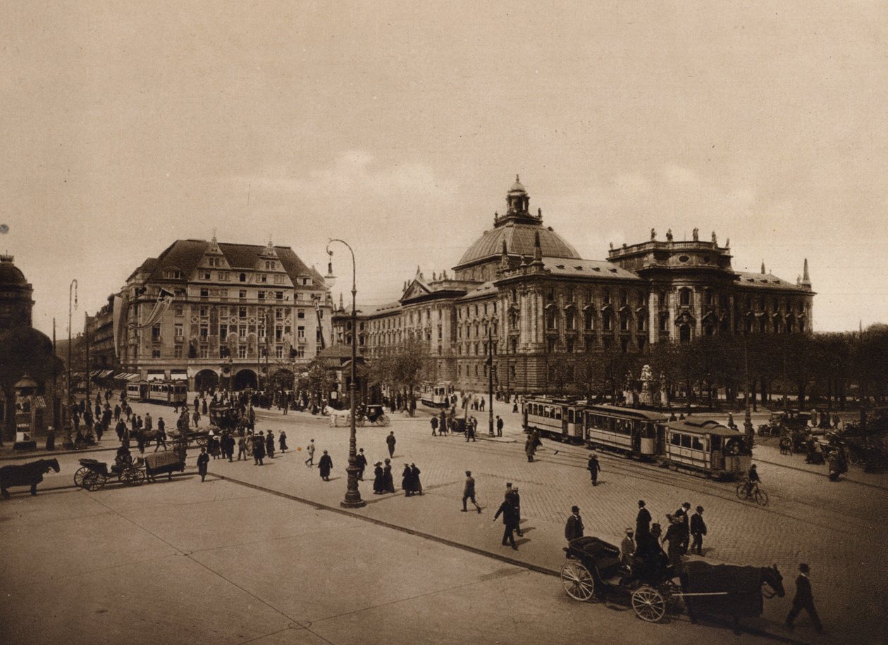 Munchen / Múnich: Palacio de Justicia (foto b/n) de German Photographer