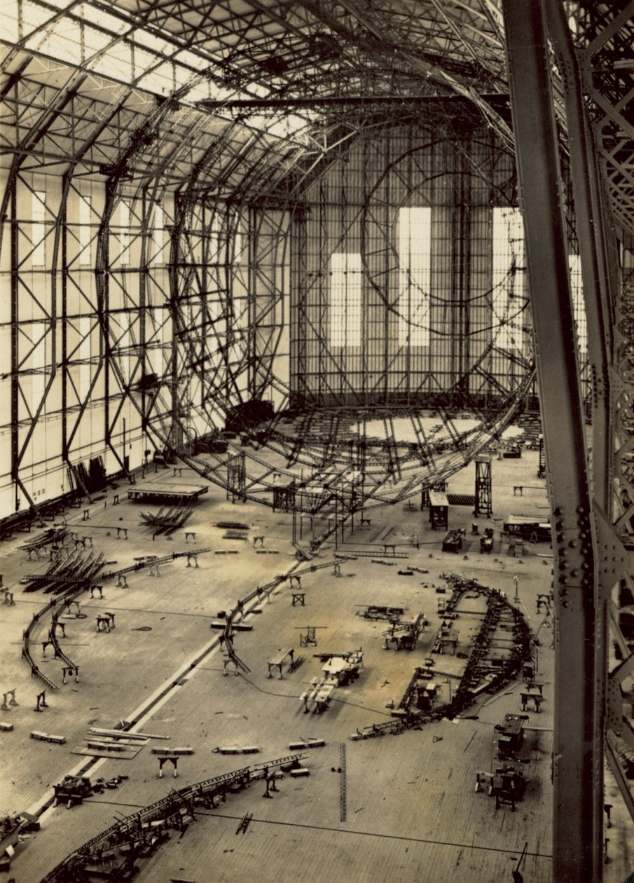 Comienzo de la construcción de la aeronave LZ 130 (foto b/n) de German Photographer