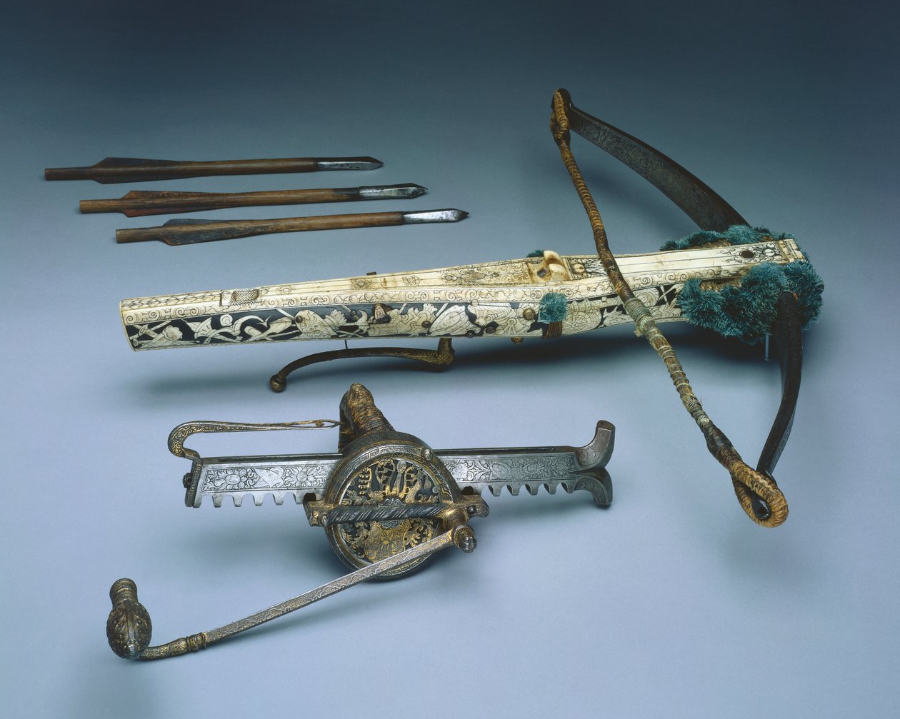 Ballesta del Elector Augusto I de Sajonia con mecanismo de enrollado y tres pernos, c.1553-73 de German School