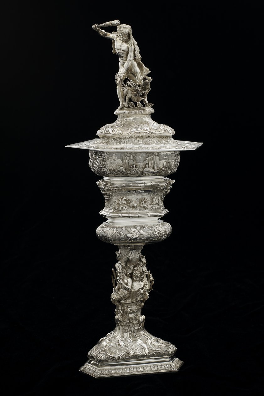 Copa y tapa de obra maestra de German School