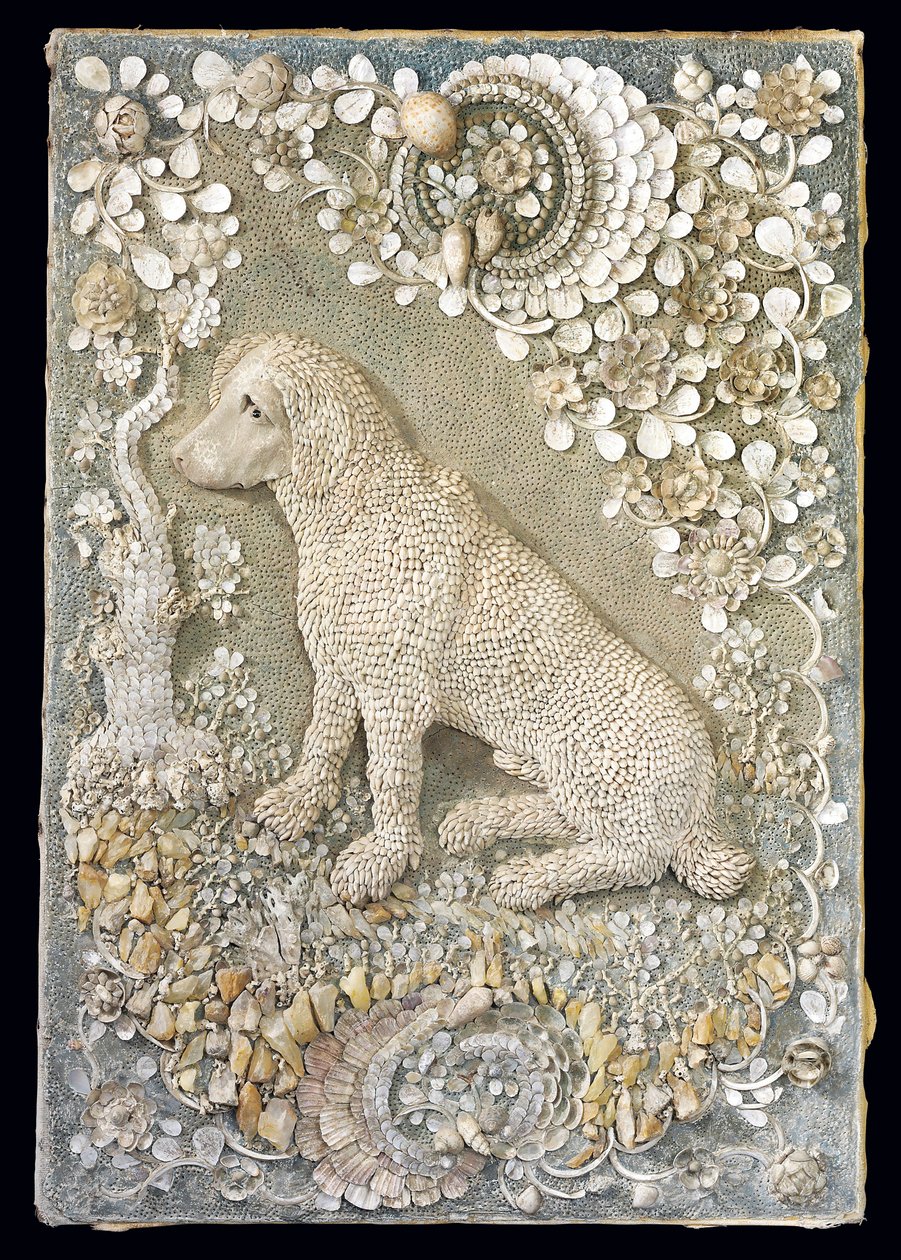 Uno de un par de perros sentados estilo Luis XV modelados en relieve, dentro de un entorno similar a una gruta de German School