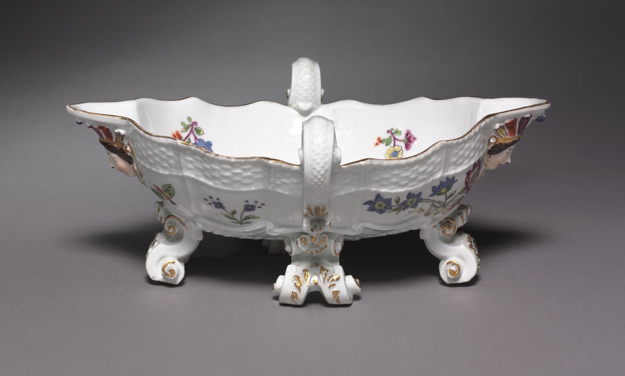 Salsera, hecha en la Fábrica de Porcelana de Meissen, Alemania, 1735-56 de German School
