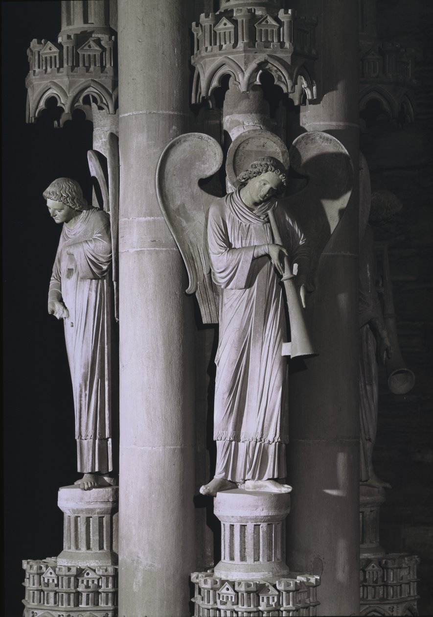 El Pilar de los Ángeles, en el transepto sur, c.1230 de German School