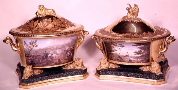 Dos tazones del Servicio de Cena Prusiano, Berlín, 1816-19 (porcelana y dorado) de German School