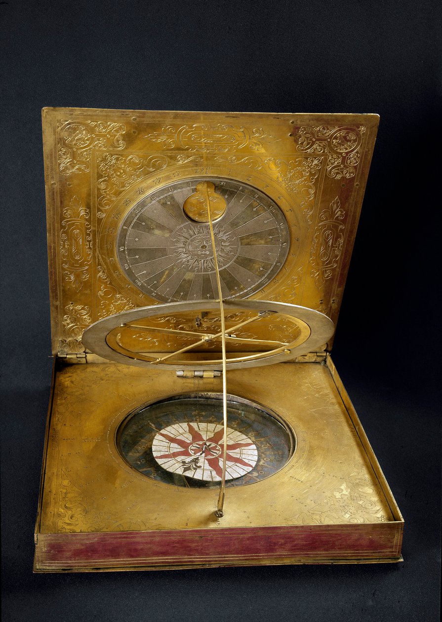Reloj solar universal hecho de cobre, oro, vidrio y papel hecho en Alemania. Principios del siglo XVII de German School