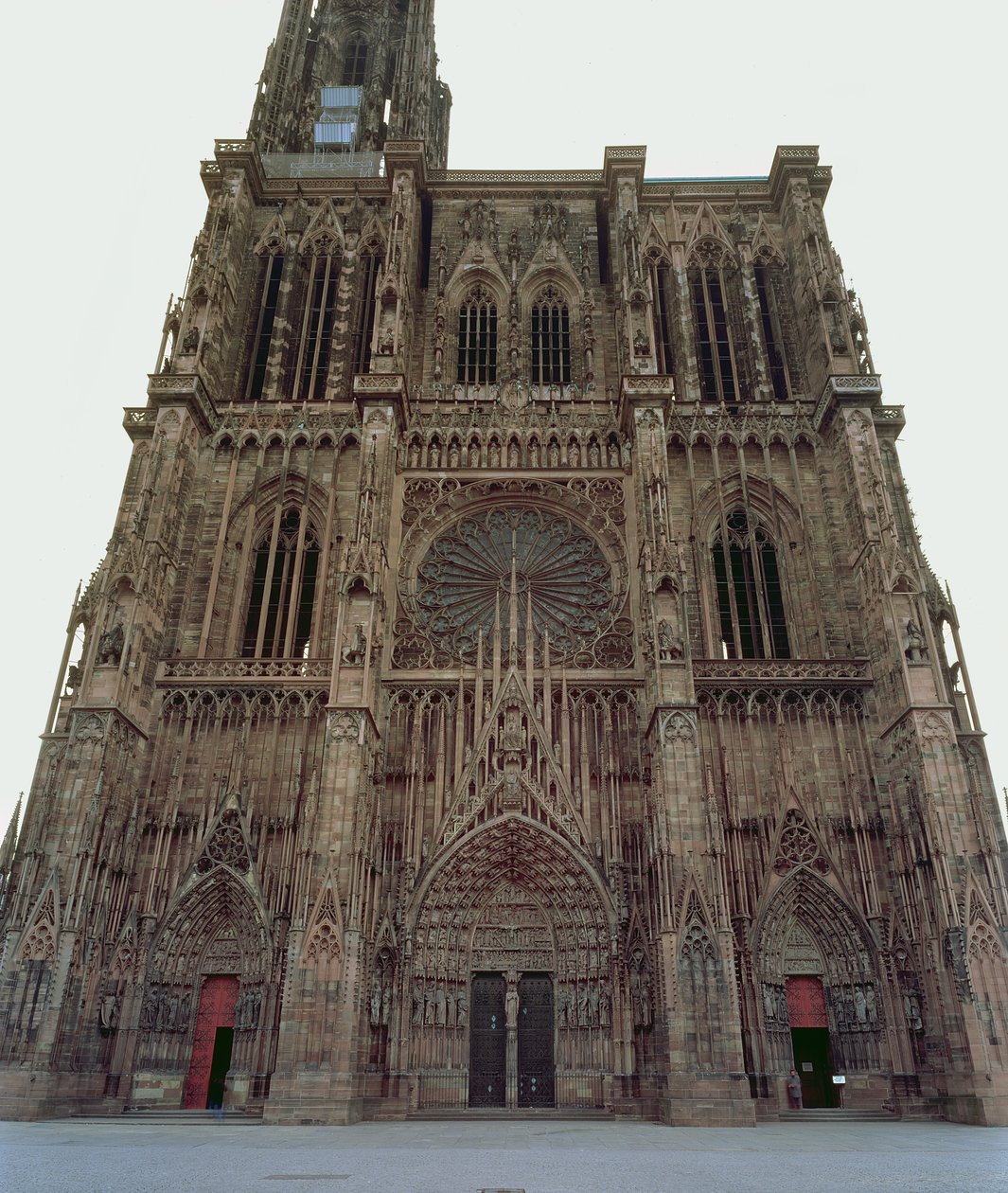 Fachada oeste de la Catedral de Estrasburgo, comenzada en 1277 de German School