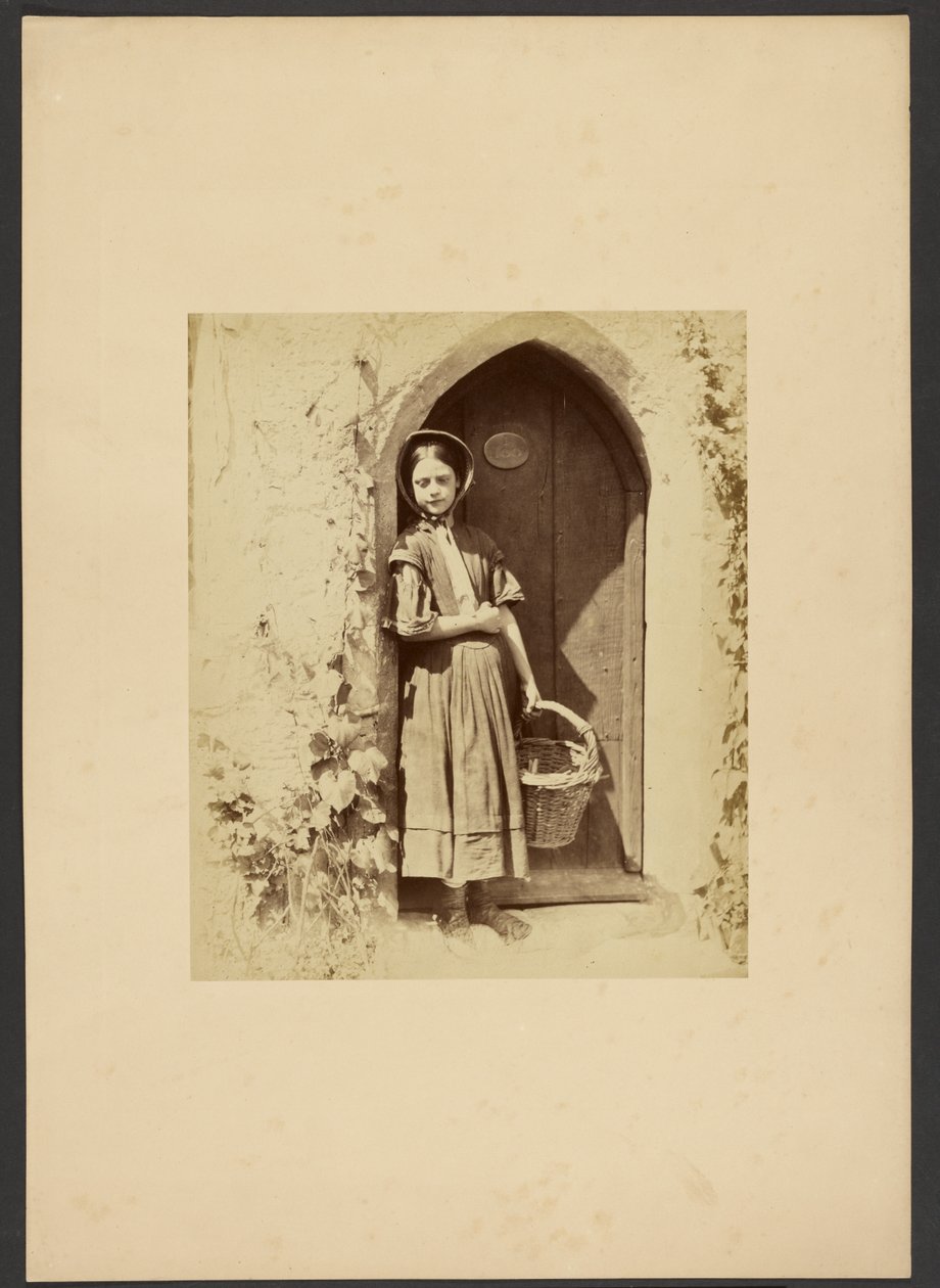 [Chica de pie en la puerta] de Gertrude Elizabeth Rogers