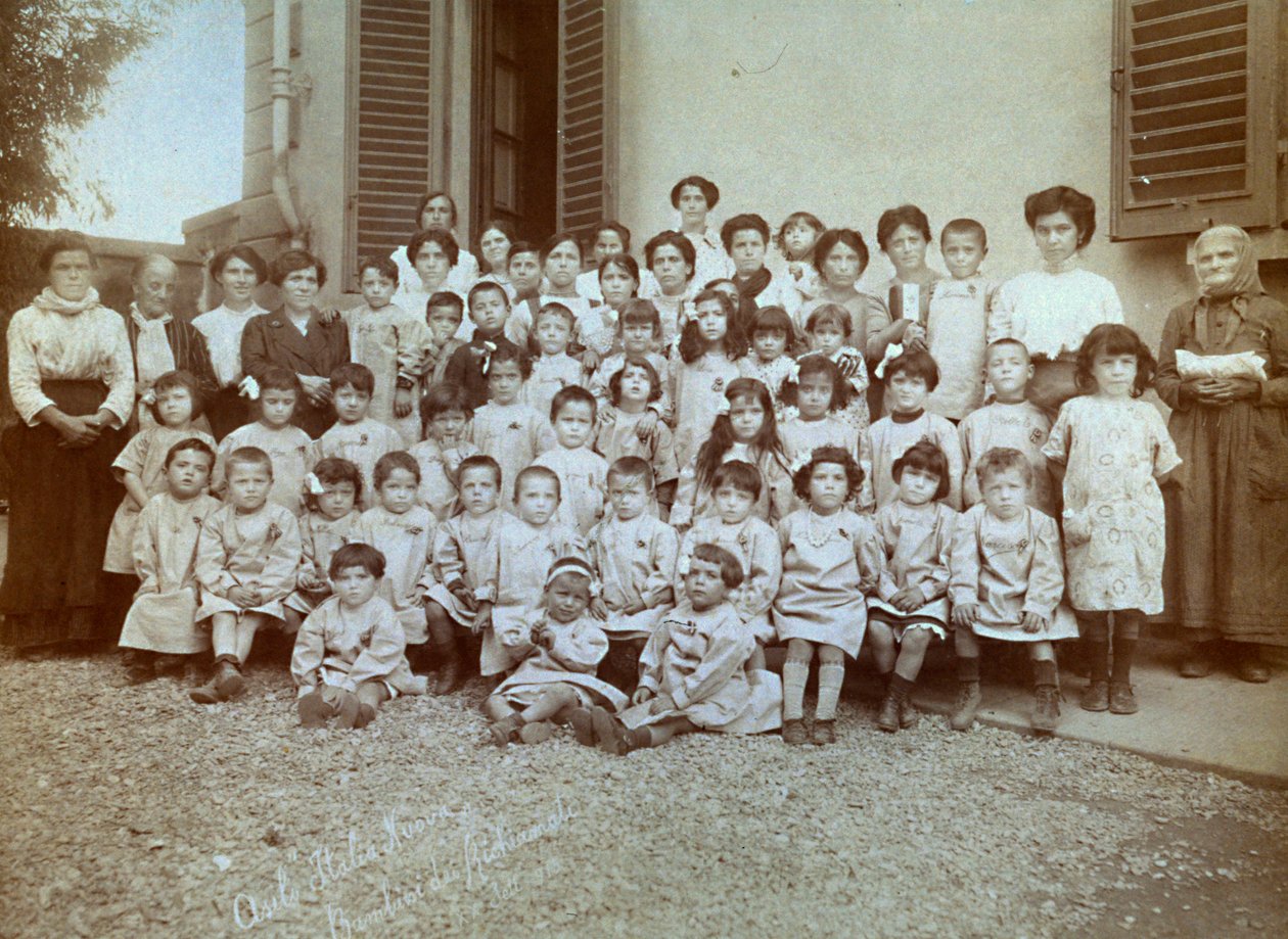 Niños de los reservistas en la preescolar 
