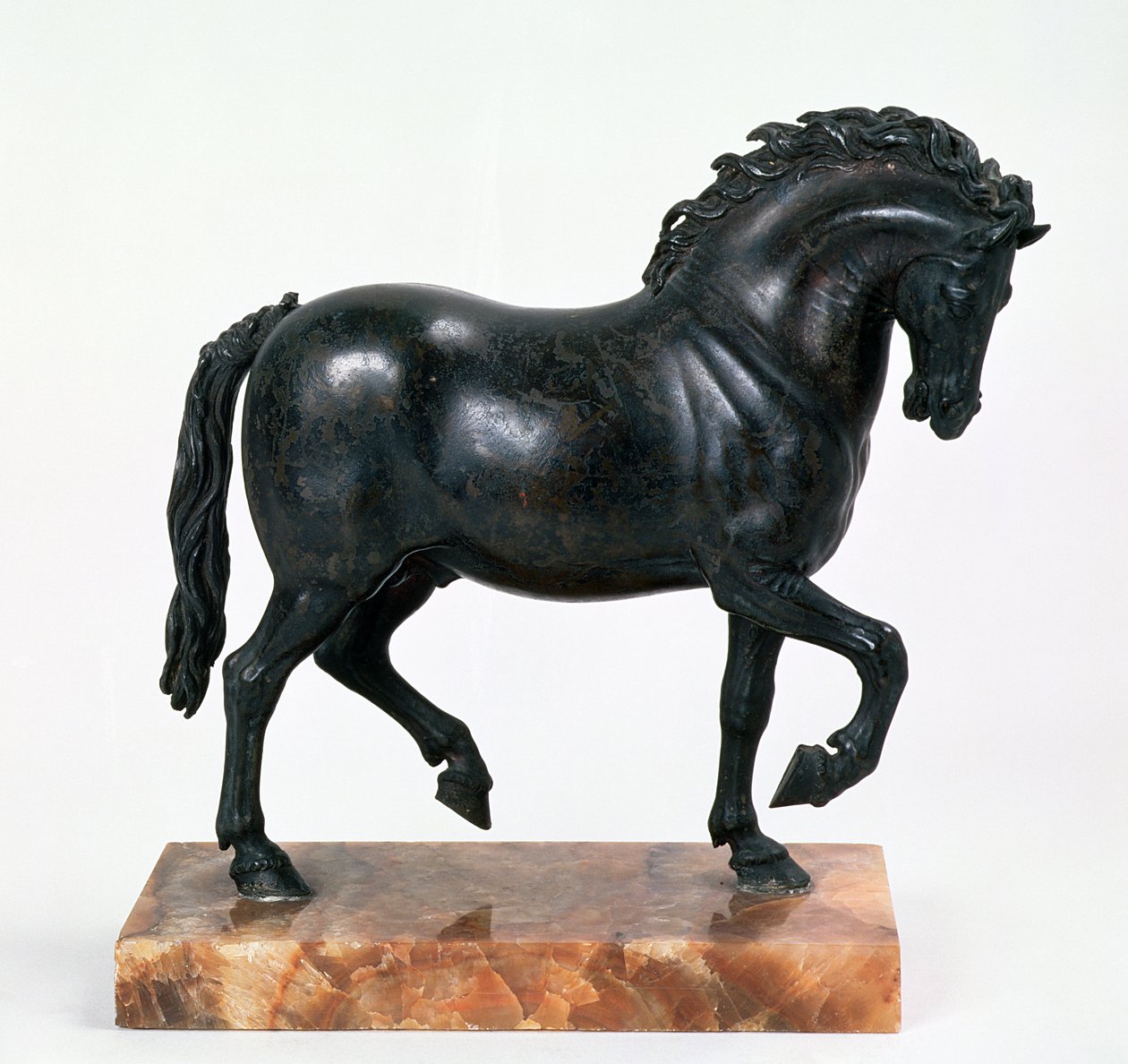 Caballo caminando de Giambologna