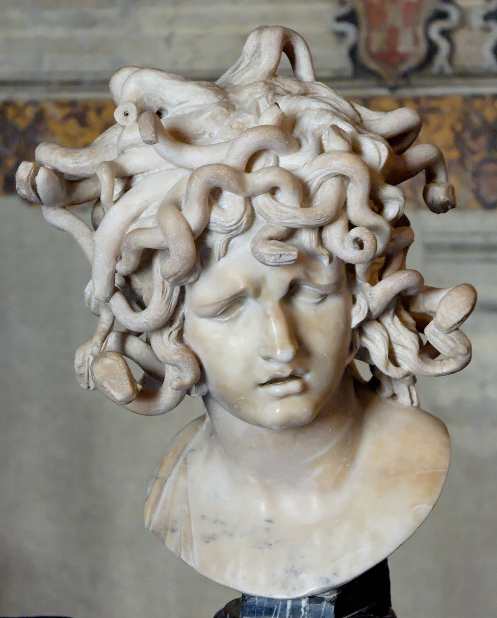 Cabeza de Medusa (mármol, 1630) de Gian Lorenzo Bernini