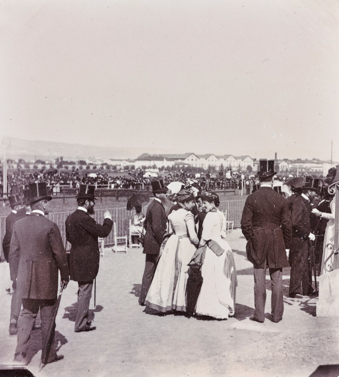 Espectadores del hipódromo del Parque de las Cascine: Giovanni Fabbroni, el marqués Eugenio Niccolini y su esposa, la condesa Guicciardini, L. Manara de Giorgio Enrico (attr.to) Levi