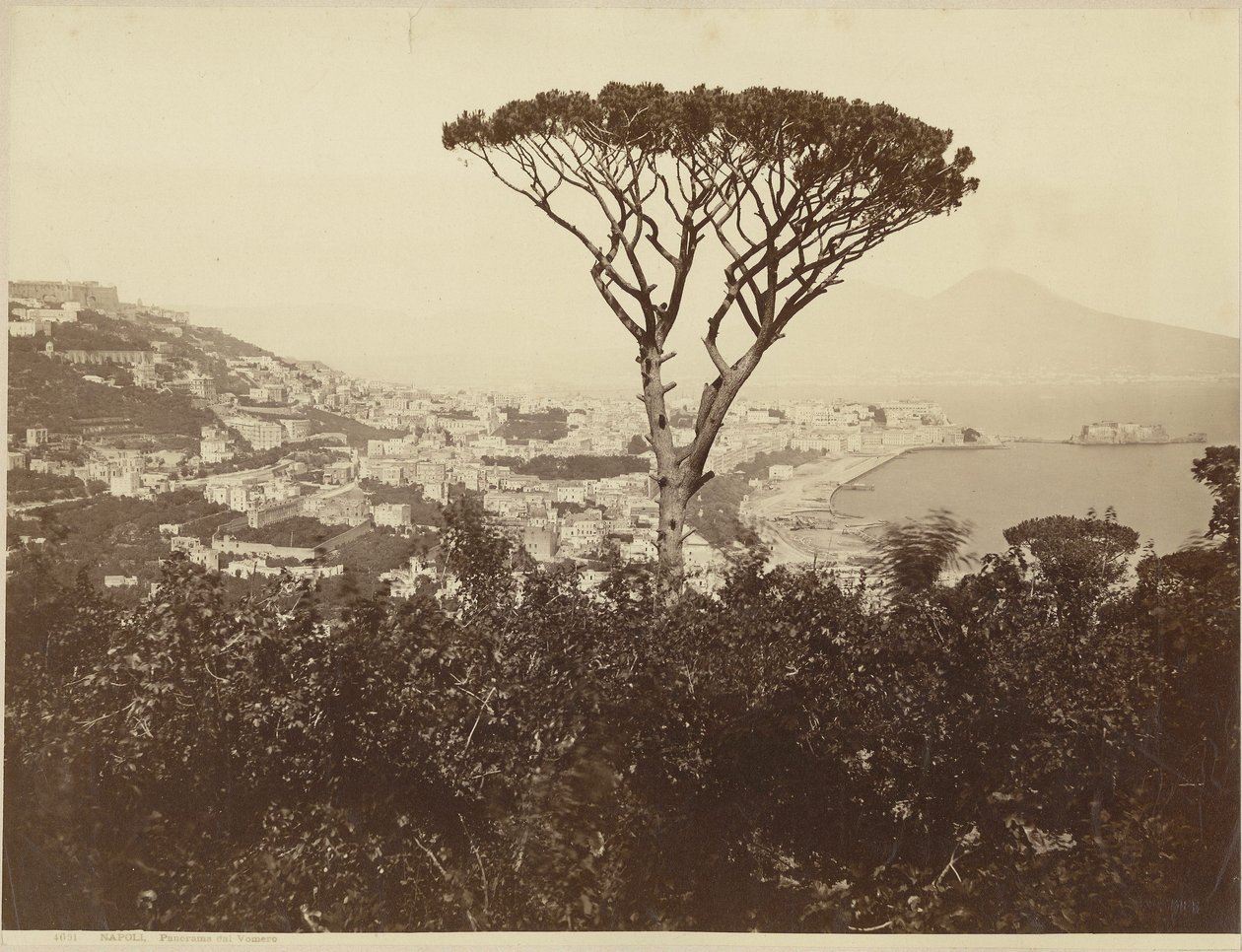 Nápoles, panorama desde el Vomero de Giorgio Sommer