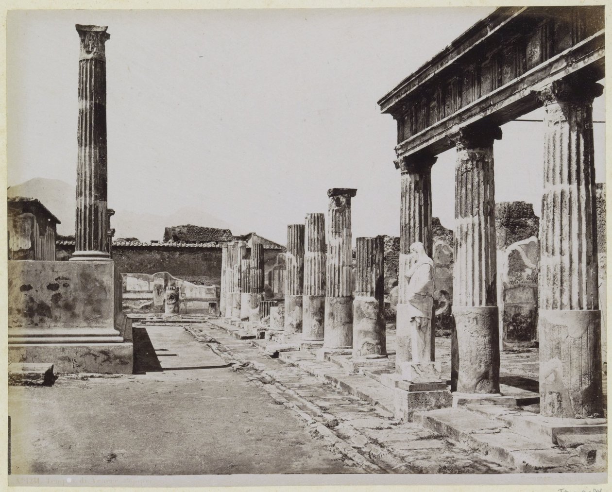 Templo de Venus en Pompeya de Giorgio Sommer