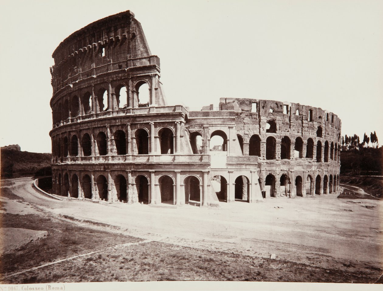 El Coliseo o Anfiteatro Flavio, Roma de Giorgio Sommer