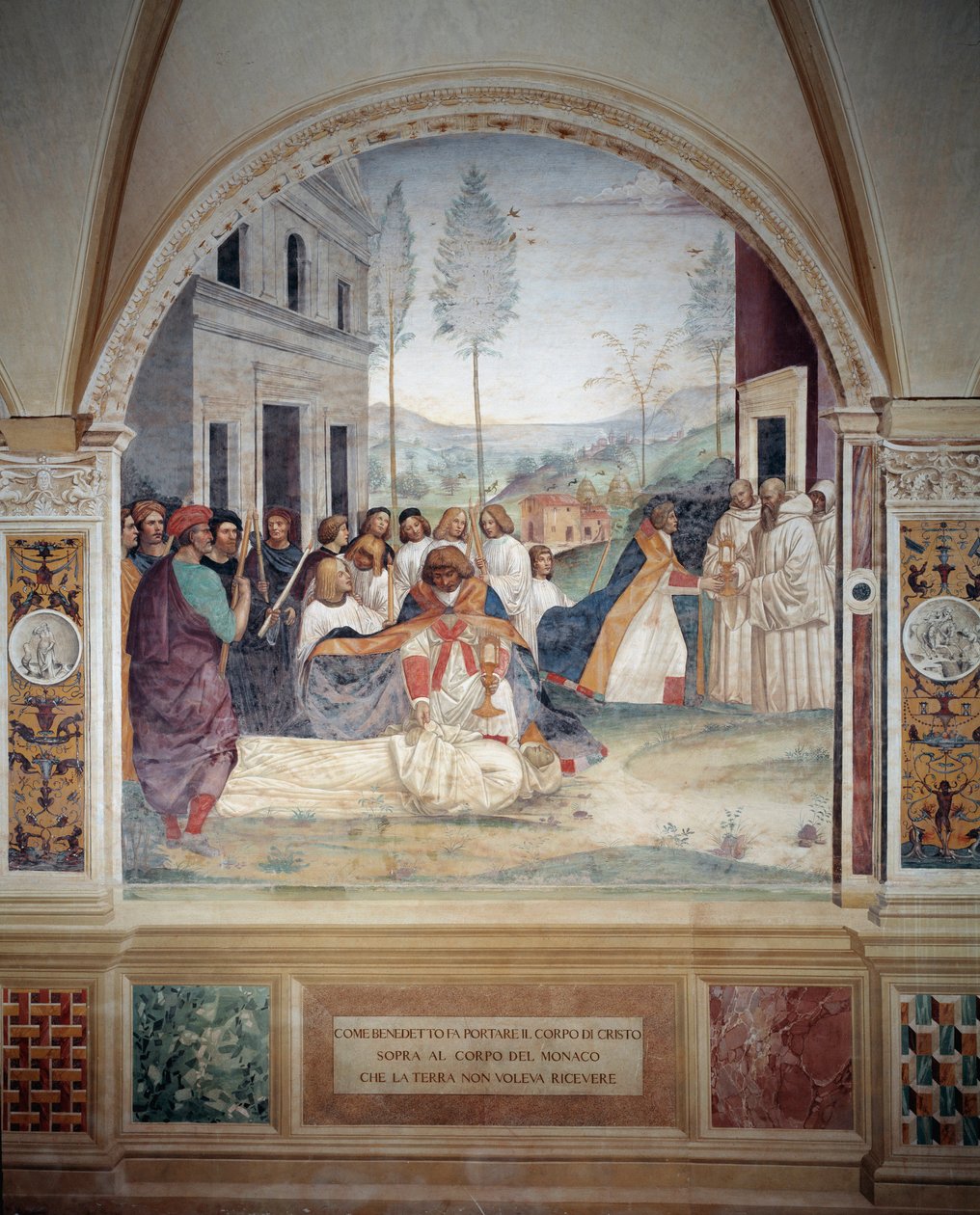 San Benito lleva el cuerpo de Cristo sobre el cuerpo del monje que la tierra se niega a enterrar (fresco) de Giovanni Antonio Bazzi Sodoma