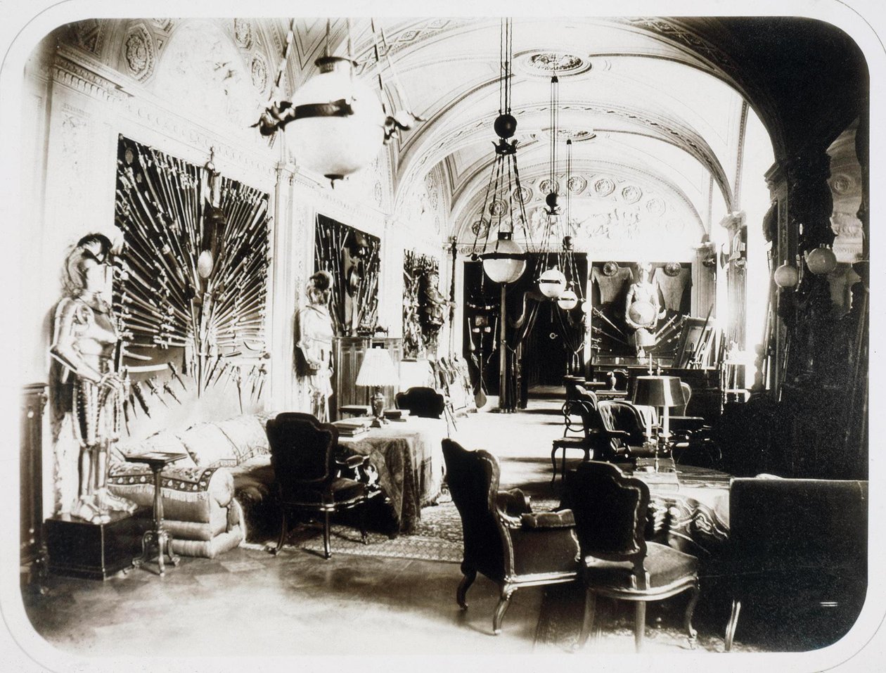 La Casa de Ivan Paskevich en el Malecón Inglés en Petersburgo. La Sala de Armas, 1860s de Giovanni Bianchi