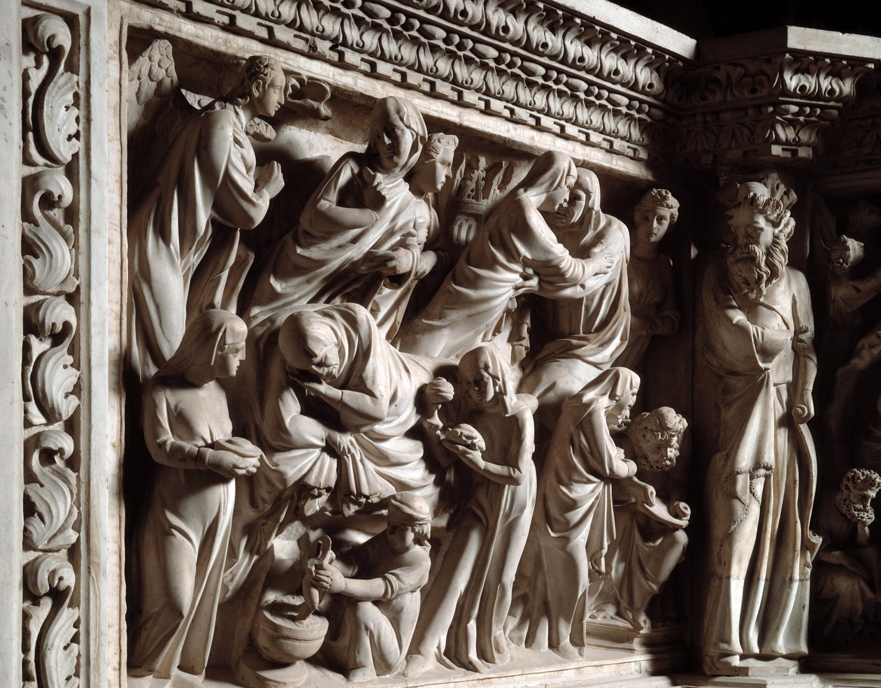 (detalle) de los relieves de la Silla realizada por Giovanni Pisano: la anunciación, la visitación y el nacimiento de San Juan Bautista de Giovanni Pisano