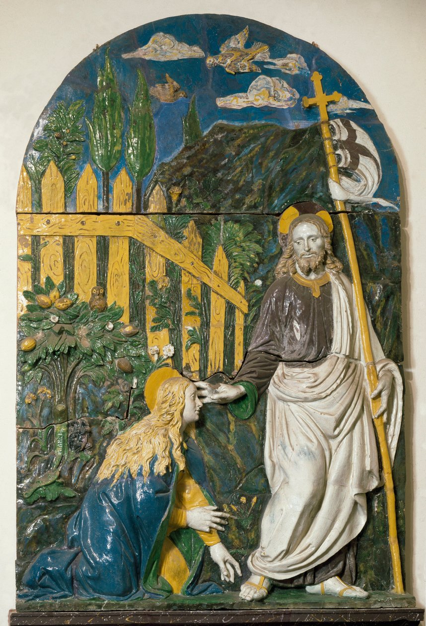 Noli me tangere Jesús sostiene una bandera blanca (estandarte) con una cruz roja y su aureola está marcada con una cruz. de Giovanni della Robbia