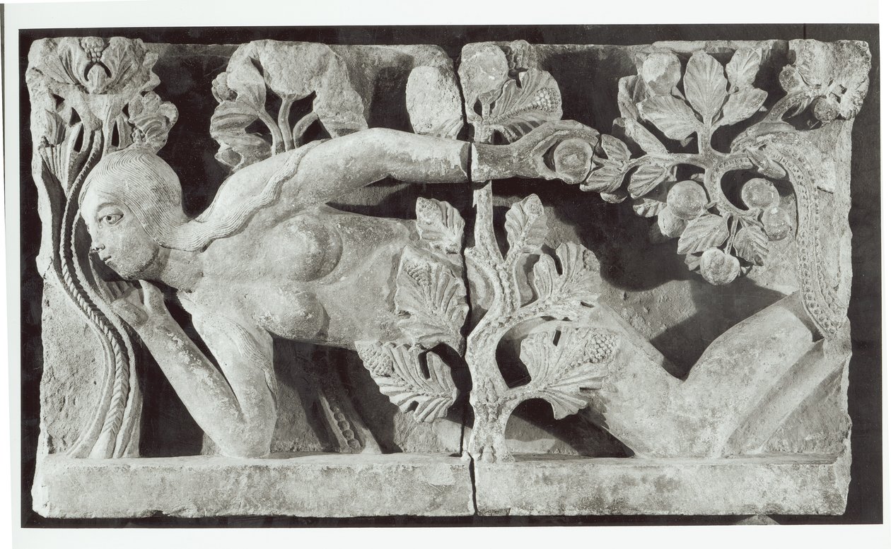 Eva, fragmento del dintel del portal de la Catedral de San Lázaro, c.1135-40 de Gislebertus