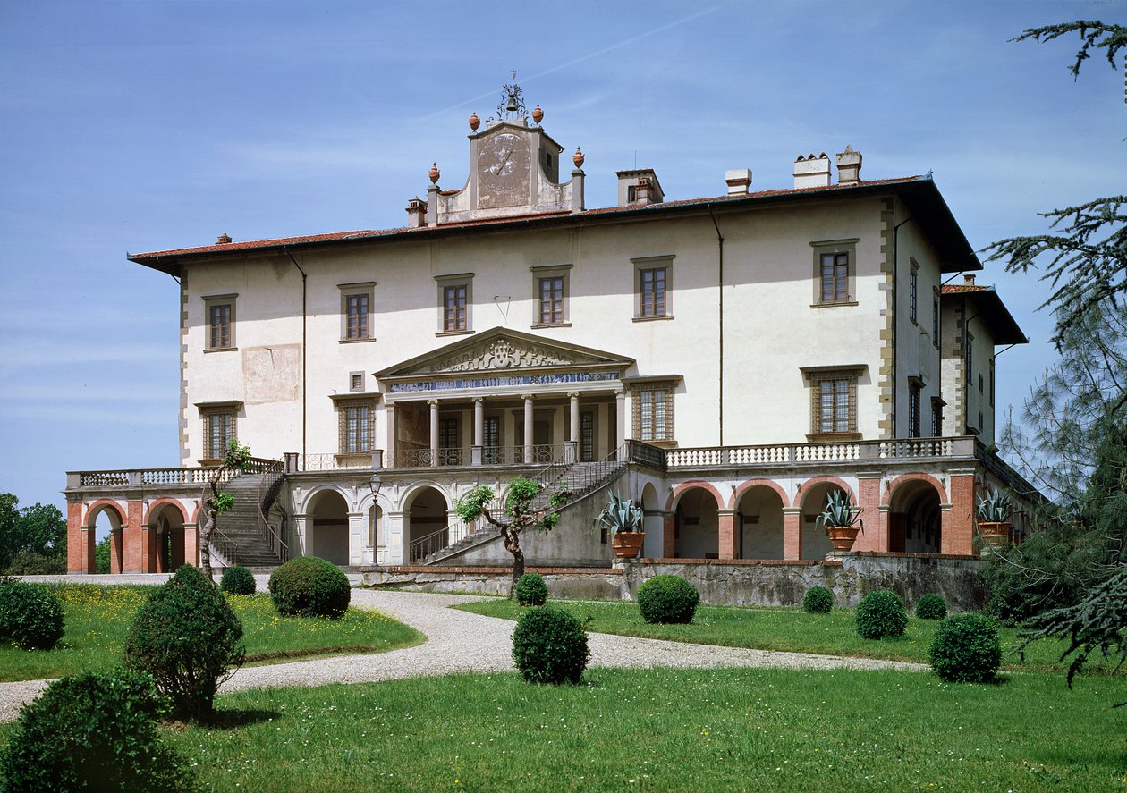 La Villa Medici, construida para Lorenzo el Magnífico, 1480 de Giuliano Giamberti da Sangallo