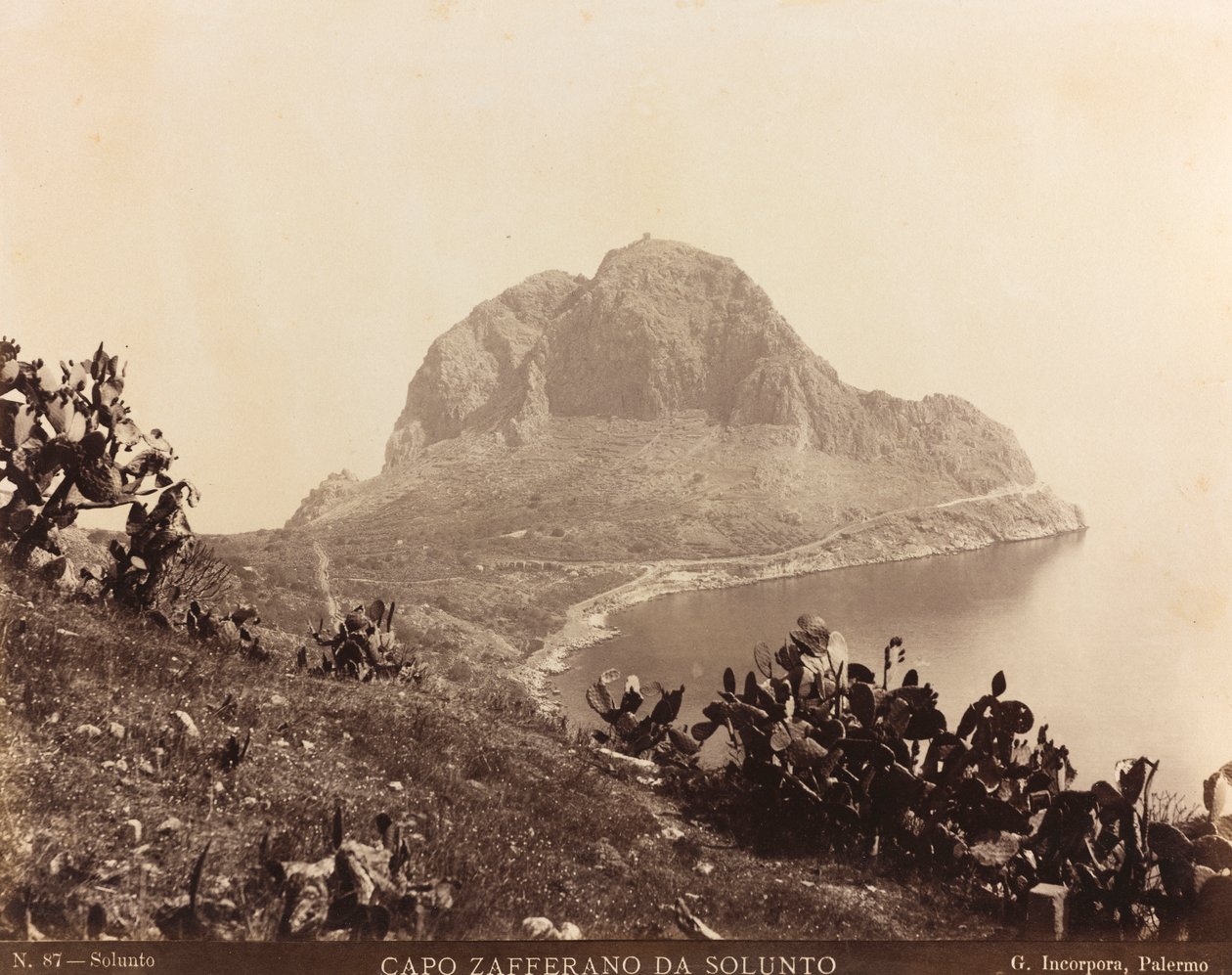 Vista de Capo Zafferano desde Solunto, Palermo de Giuseppe Incorpora