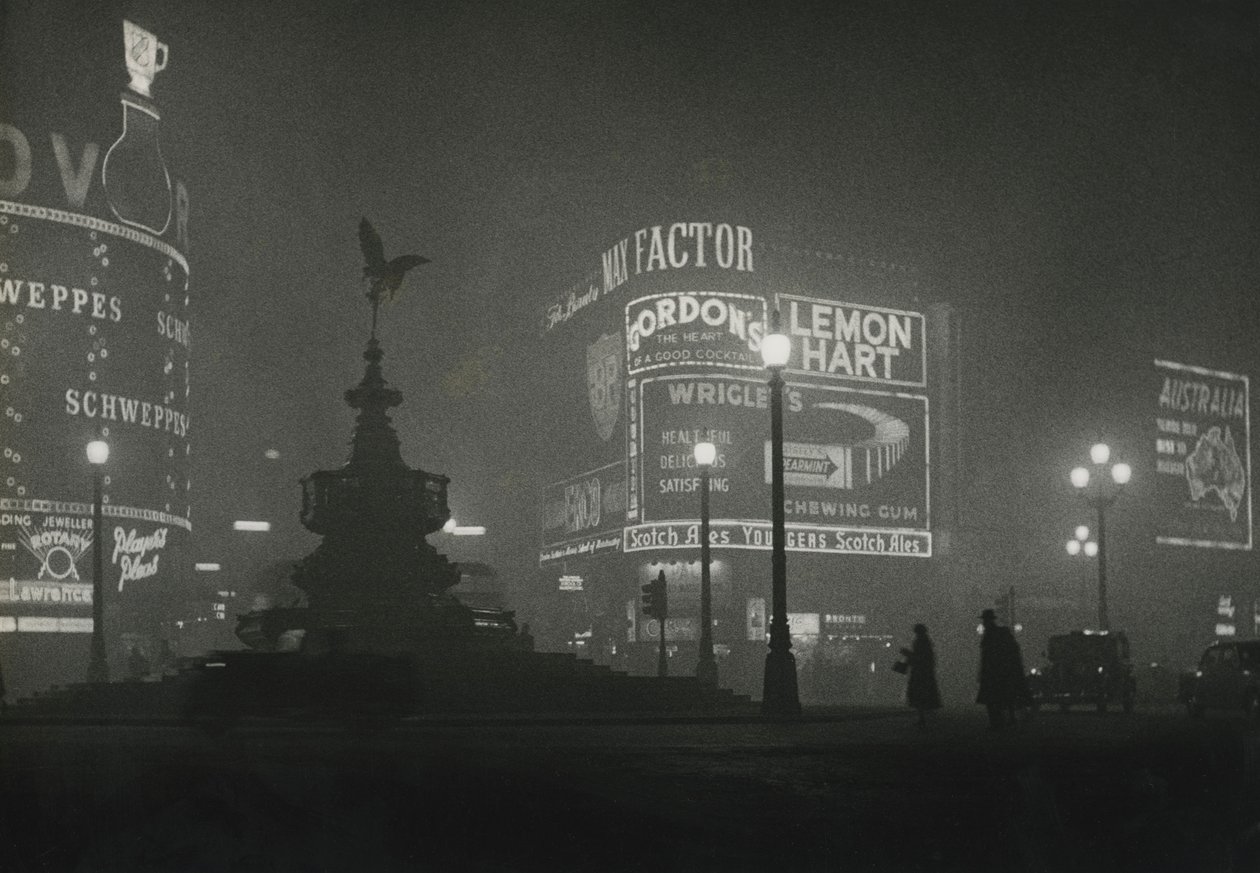 Piccadilly Circus años 50 de Godfrey Macdominic