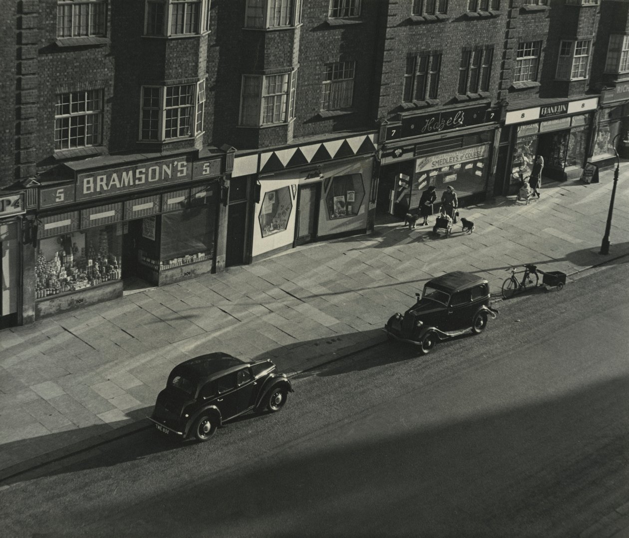 Escena callejera en Londres de Godfrey Macdominic