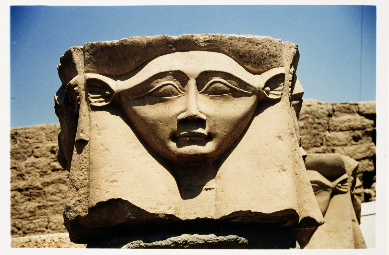 Cabeza de Hathor de una columna, c.125 a.C.-60 d.C. de Greco Roman