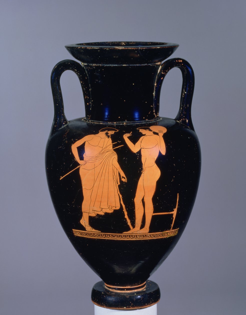 Ánfora de figuras rojas del Ática que representa a un anciano barbudo y un joven, probablemente siglo VI a.C. de Greek