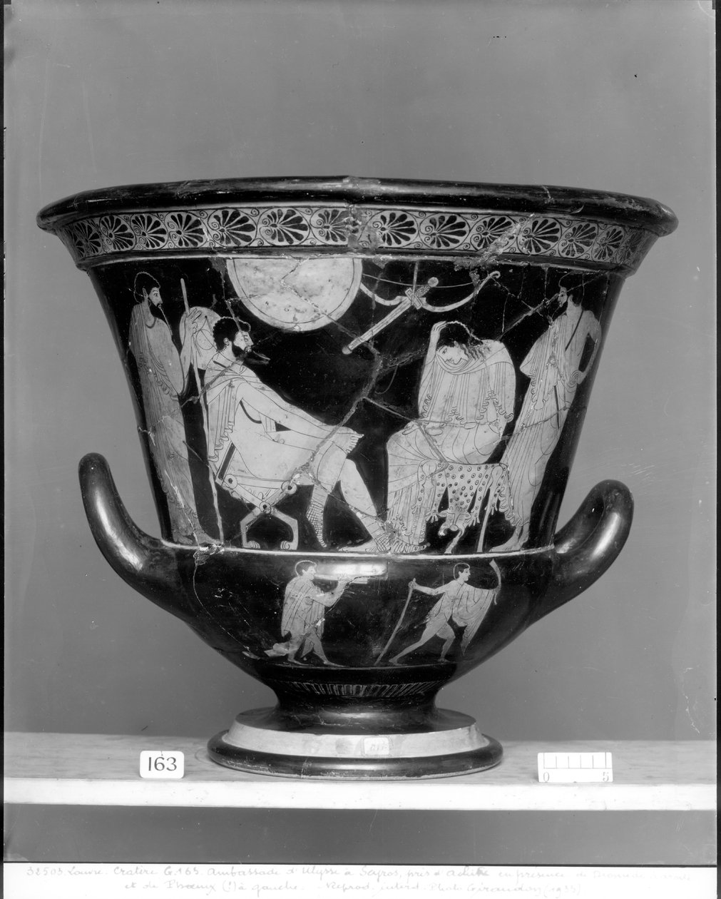 Cáliz ático de figuras rojas que representa a Ulises reconociendo a Aquiles disfrazado de la mujer Pirra, c.500 a.C. de Greek