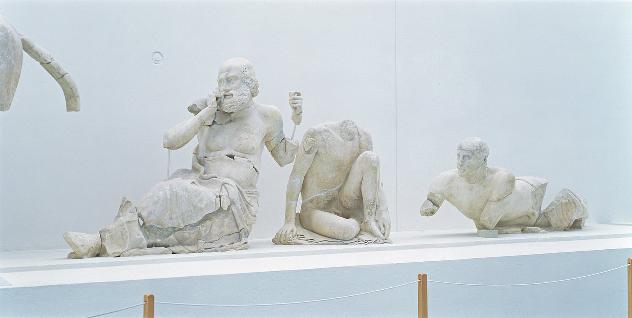 Figuras independientes del frontón este del Templo de Zeus de Greek
