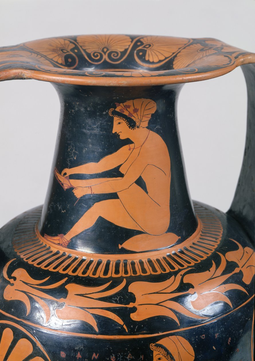 Cuello de una Ánfora Ática de Figuras Rojas que Representa a una Mujer Sentada Atándose la Sandalia en el Cuello, hecha por Pamphaios y pintada por Oltos, c.510-500 a.C. de Greek
