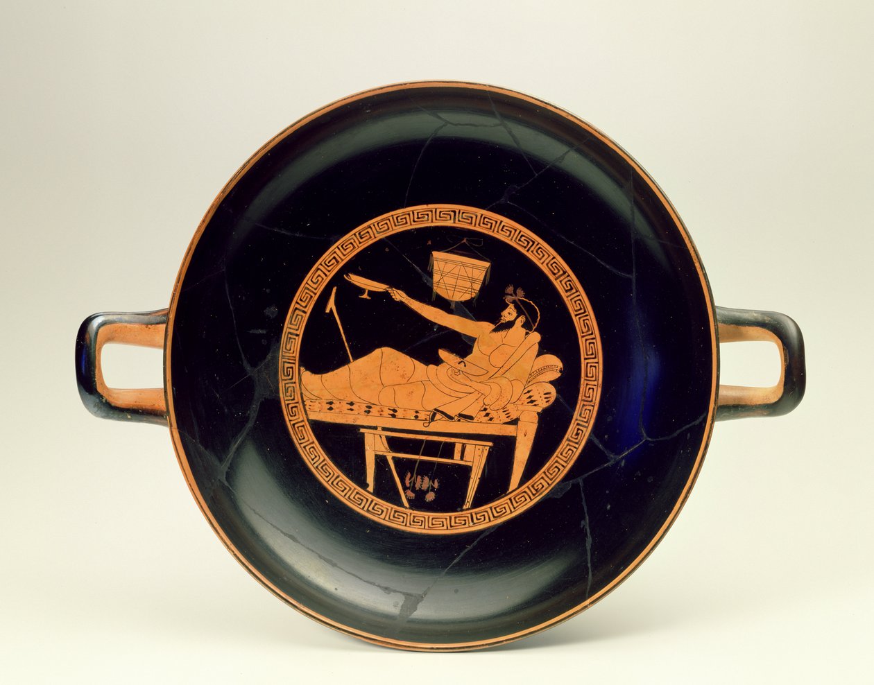 Kylix de Figuras Rojas representando atletas y simposiasta, c.480 a.C. de Greek