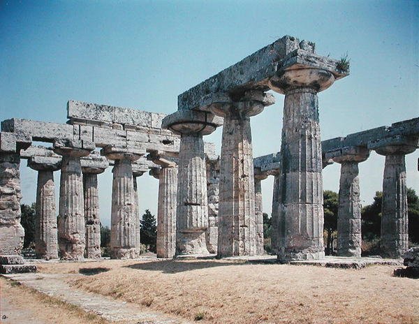 La columnata interior del Templo de Hera I, c.550 a.C. de Greek