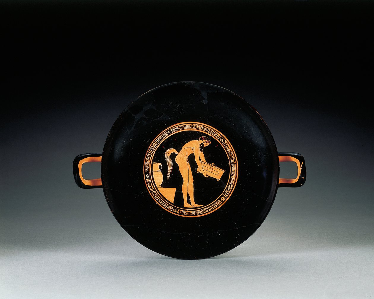 Kylix Ática de figuras rojas, c.470 a.C. de Greek