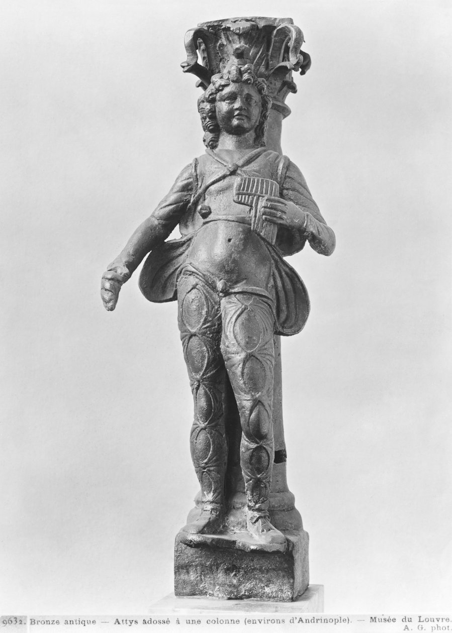Attis recostado contra una columna, período helenístico (bronce) de Greek