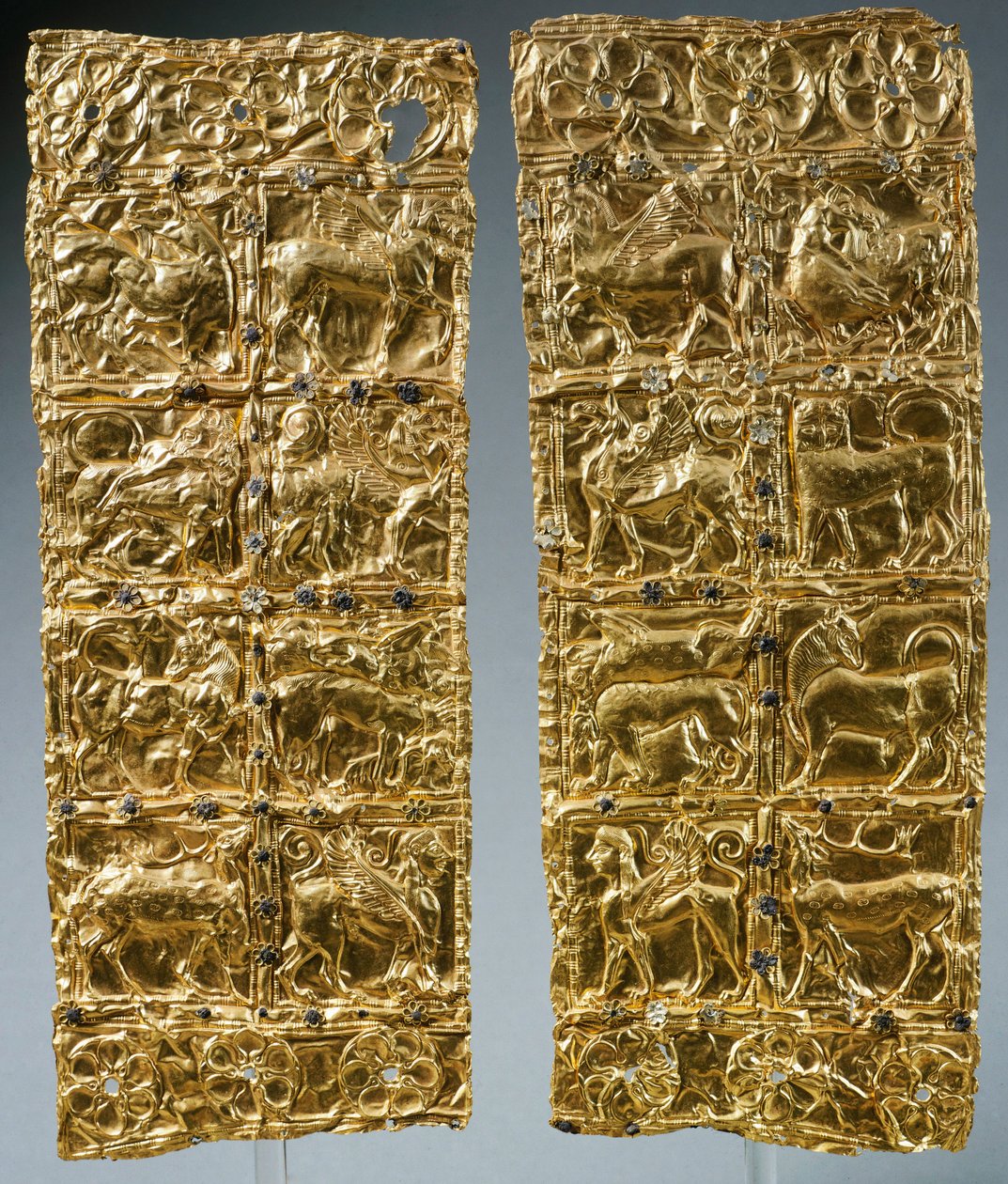 Lámina con decoración en relieve de Delfos (oro) de Greek