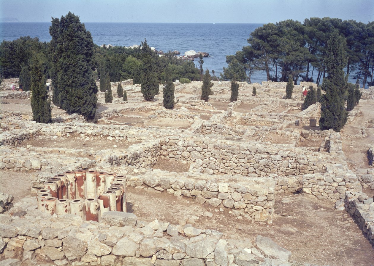 Ruinas griegas del puerto de Emporion de Greek
