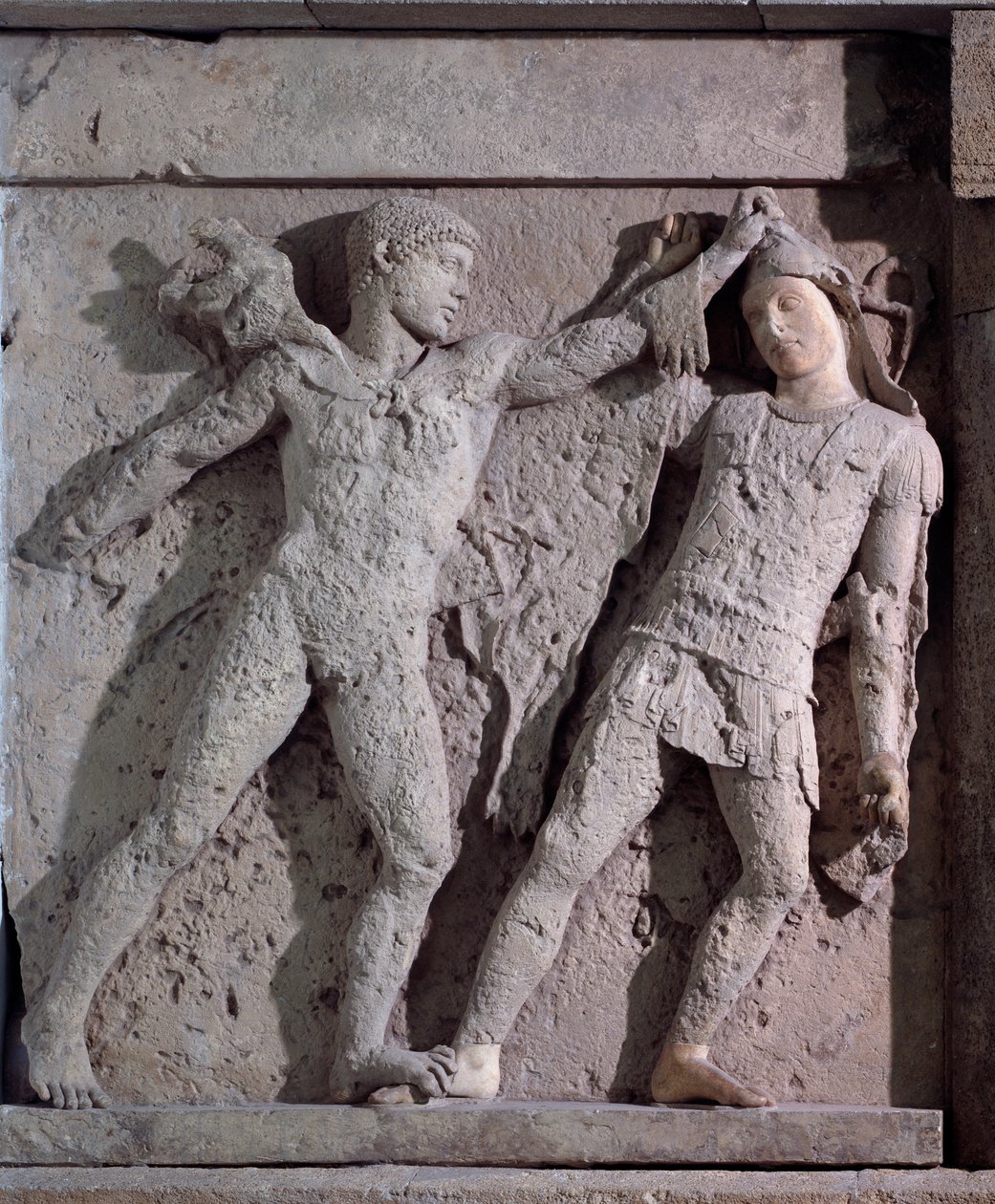 Magna Grecia: metopa con Heracles y una amazona, relieve de piedra, siglo V a.C. de Greek