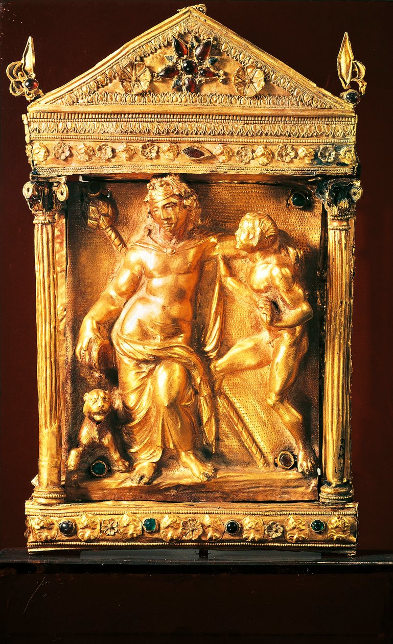 Naiskos con Dionisio ebrio y sátiro, pequeño templo de estilo helenístico con granates y esmeraldas de Tesalia, siglo II a.C. (oro) de Greek