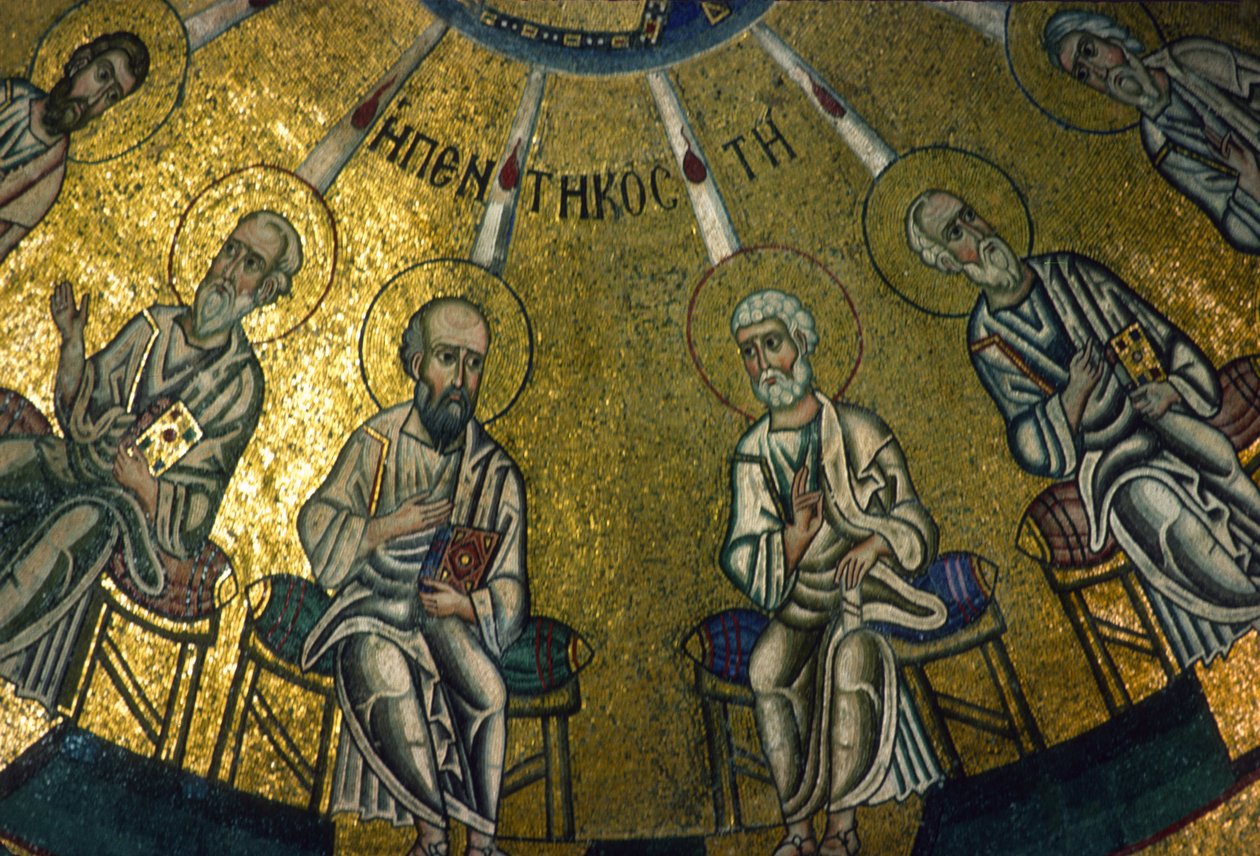 Apóstoles (detalle) del mosaico de Pentecostés, interior del Katholikon de Greek School
