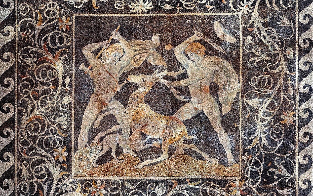 Mosaico de la caza del ciervo, Alejandro Magno y Hefestión (Hephaestion), Pella, Grecia, 330-300 a.C. (mosaico) de Greek School
