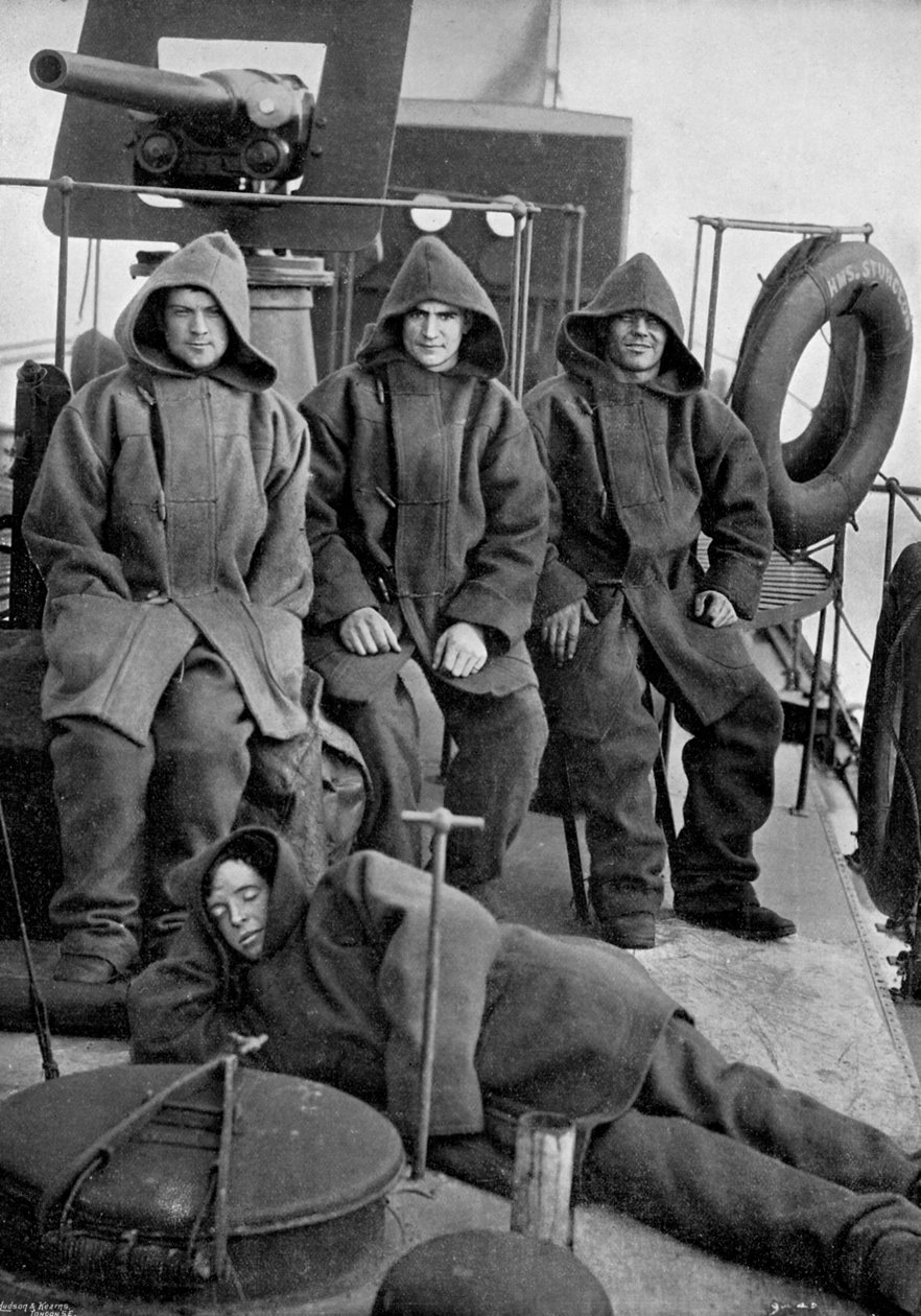 Marineros del destructor de torpedos HMS Sturgeon, 1896 de Gregory and Co