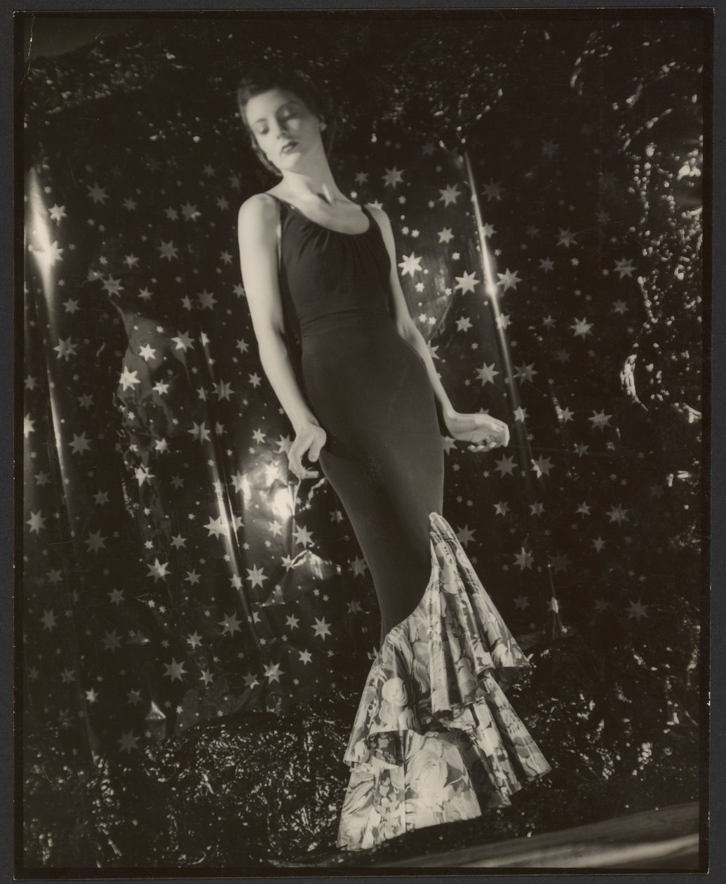 [Retrato de una modelo de moda no identificada] de Günther Krampf