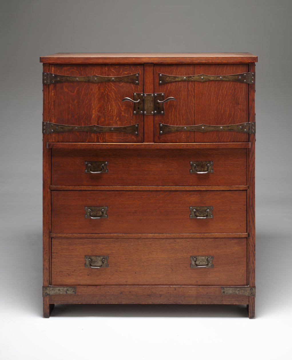 Cofre de lino de Gustav Stickley