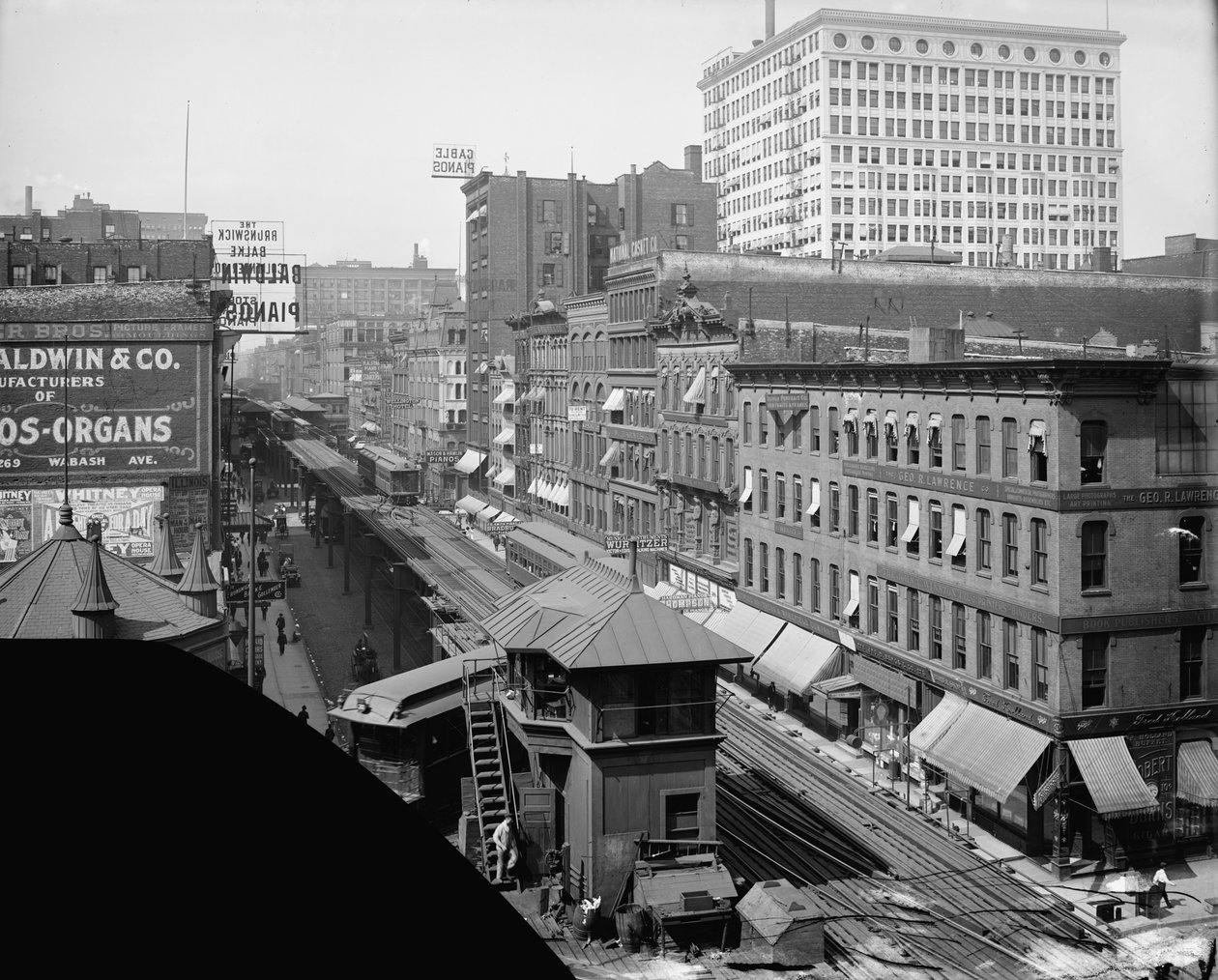 Ferrocarril elevado, Wabash Avenue, Chicago, Illinois, c.1900-10 (foto b/n) de Hans Behm