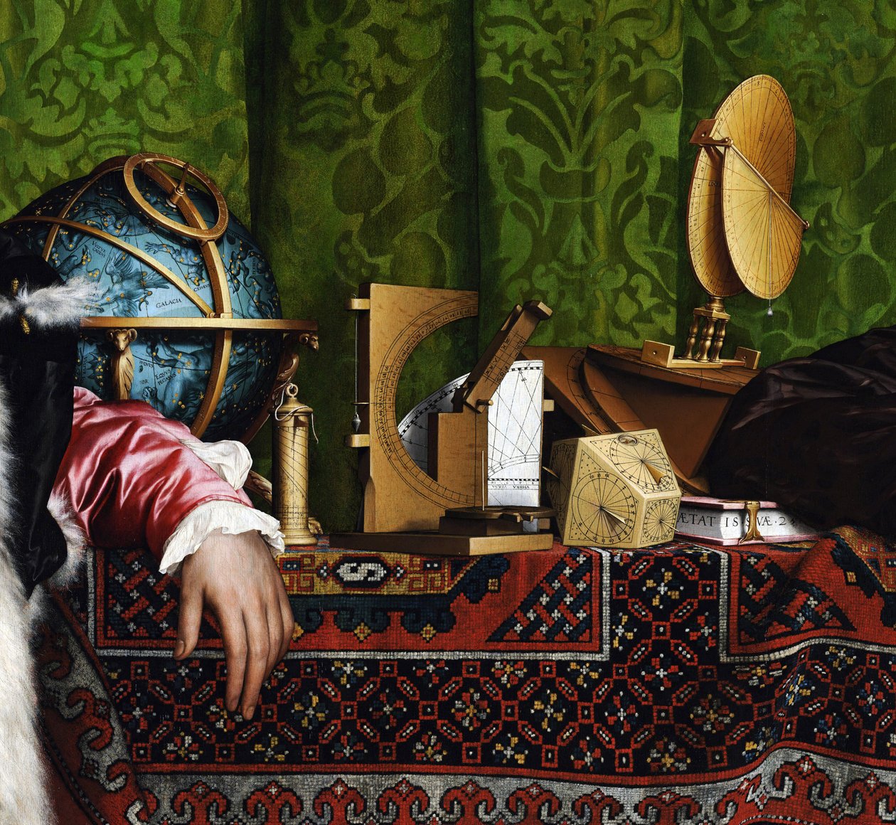 Los Embajadores (Jean de Dinteville (1504-1555 o 1557) y Georges de Selve (1506-1541). (Los Embajadores (Jean de Dinteville y Georges de Selve). Detalle de los instrumentos astronómicos del estante superior: globo celeste, turco (o torquetum) y cad de Hans Holbein der Jüngere